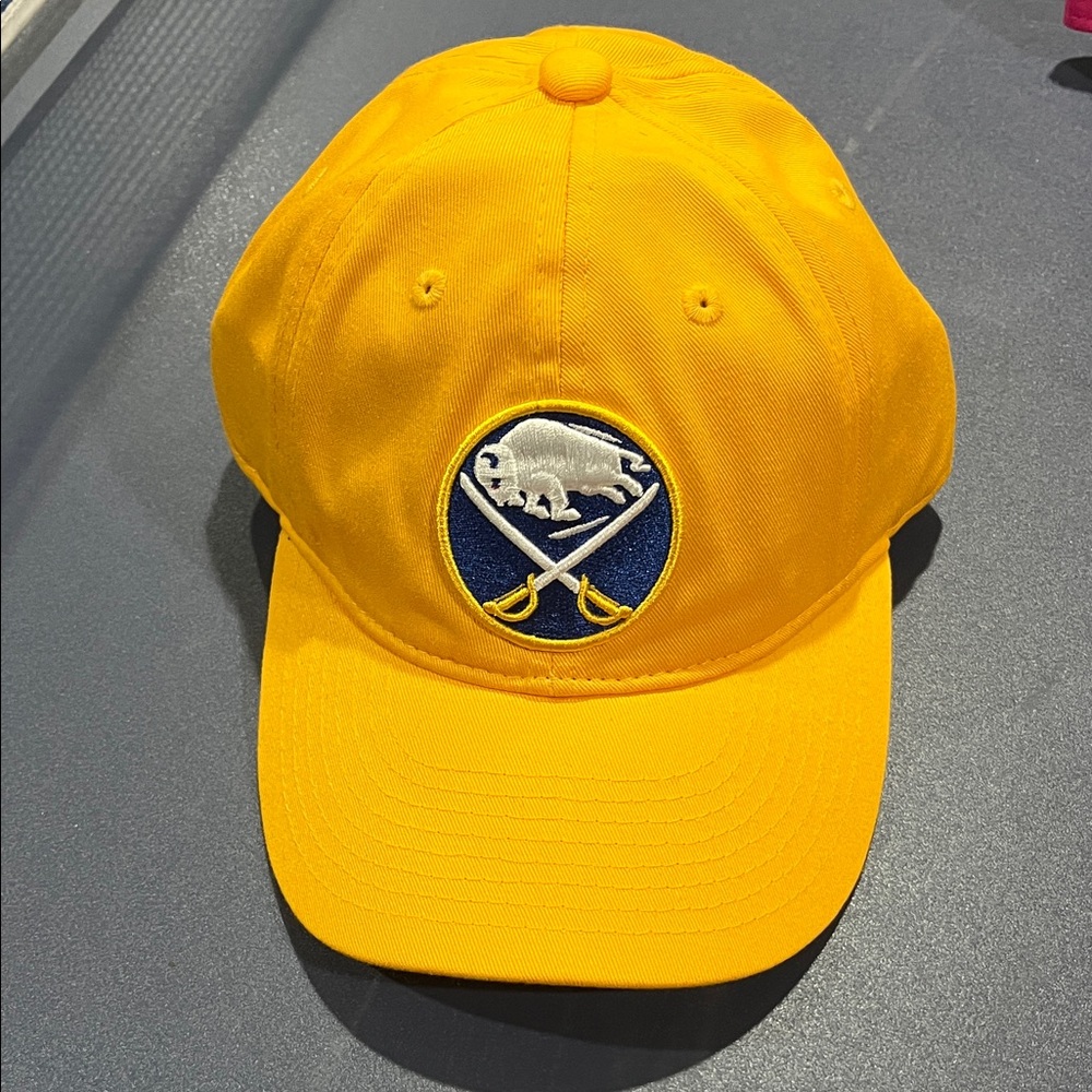 Buffalo Sabres adjustable kids hat - NWOT